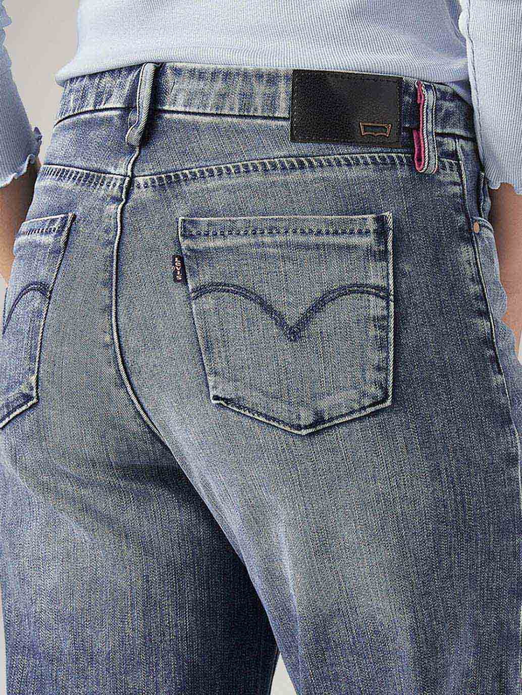 Women's 318 Dark Indigo Shaping Wide Leg Fit Mid Rise Redloop Jeans - Detail View