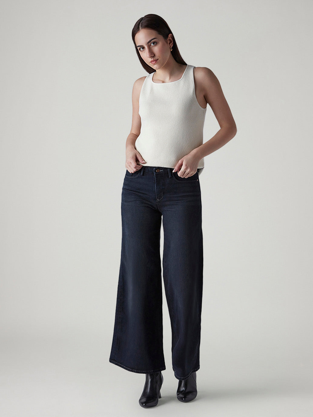Women's 318 Dark Indigo Shaping Wide Leg Fit Mid Rise Redloop Jeans - Styleshot View