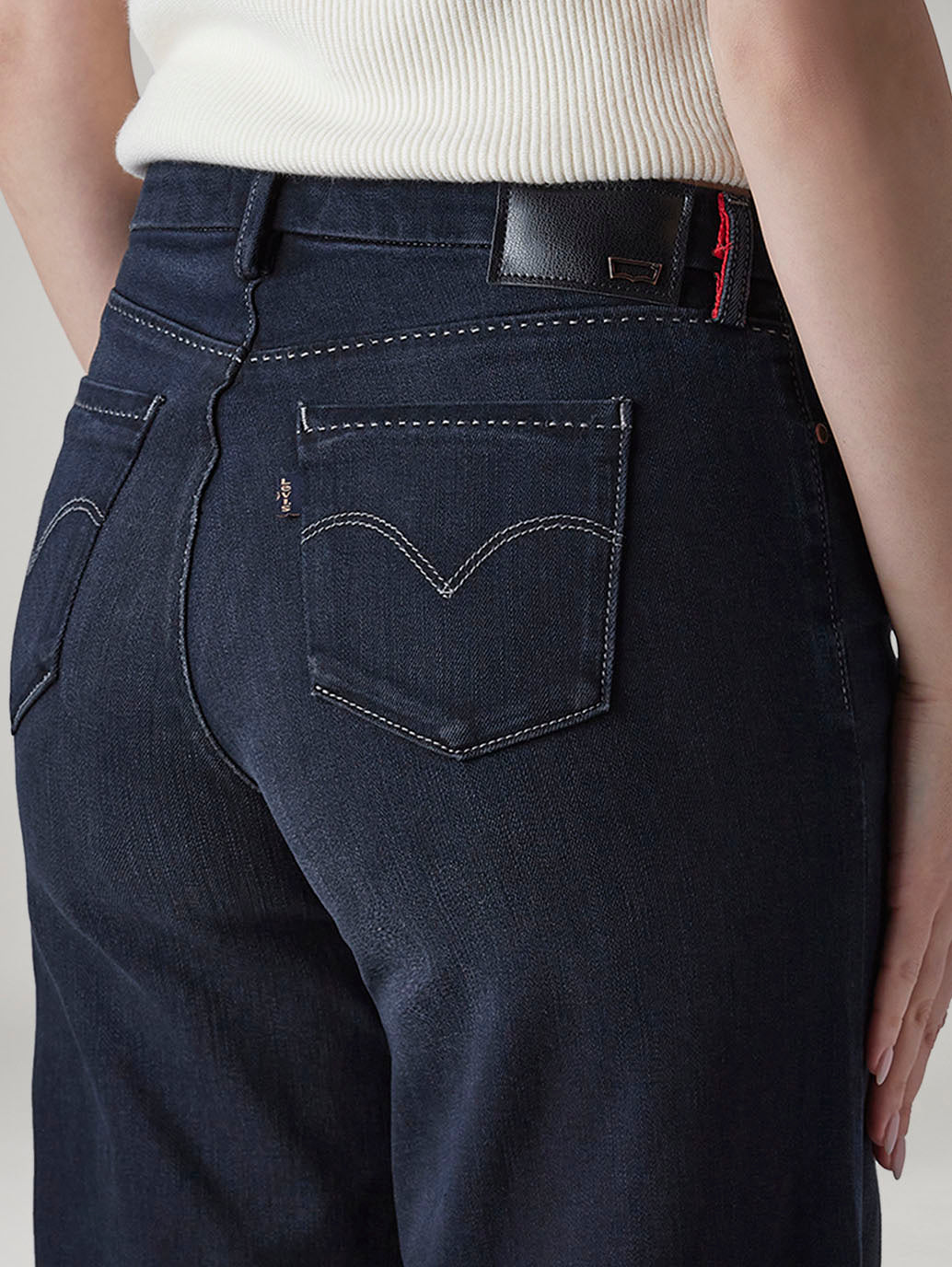 Women's 318 Dark Indigo Shaping Wide Leg Fit Mid Rise Redloop Jeans - Detail View