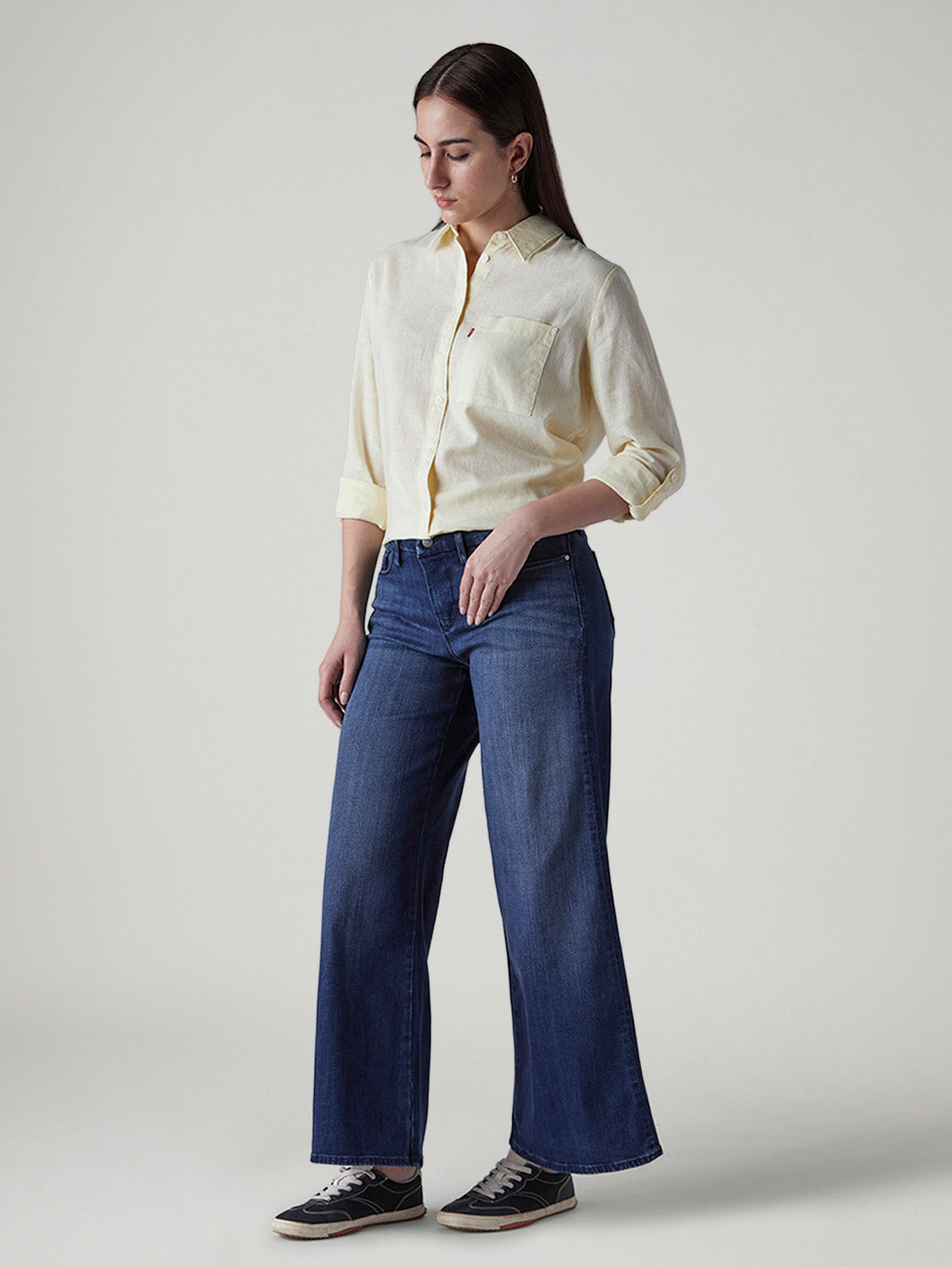 Women's 318 Shaping Wide Leg Fit Mid Rise Redloop Jeans - Side View