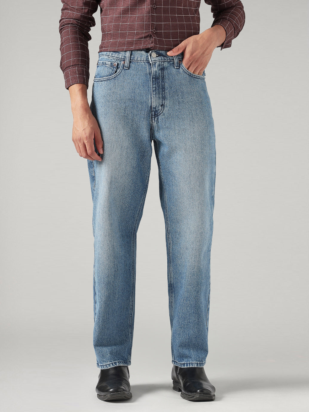 Men's 568 Light Blue Loose Fit Mid Rise Jeans - Front View