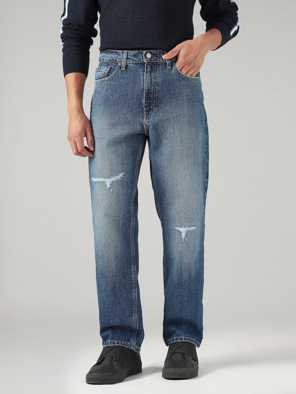Men's 568 Blue Loose Fit Mid Rise Jeans - Front View
