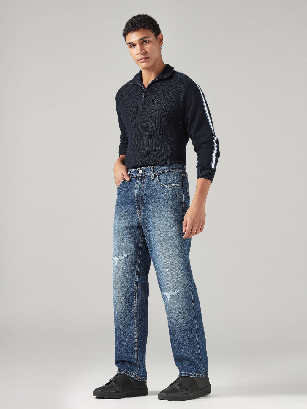 Men's 568 Blue Loose Fit Mid Rise Jeans - SIde View