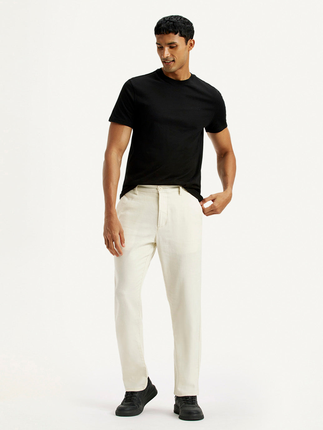 Men's White Relaxed Straight Fit Mid Rise Linen Trousers - Styleshot View