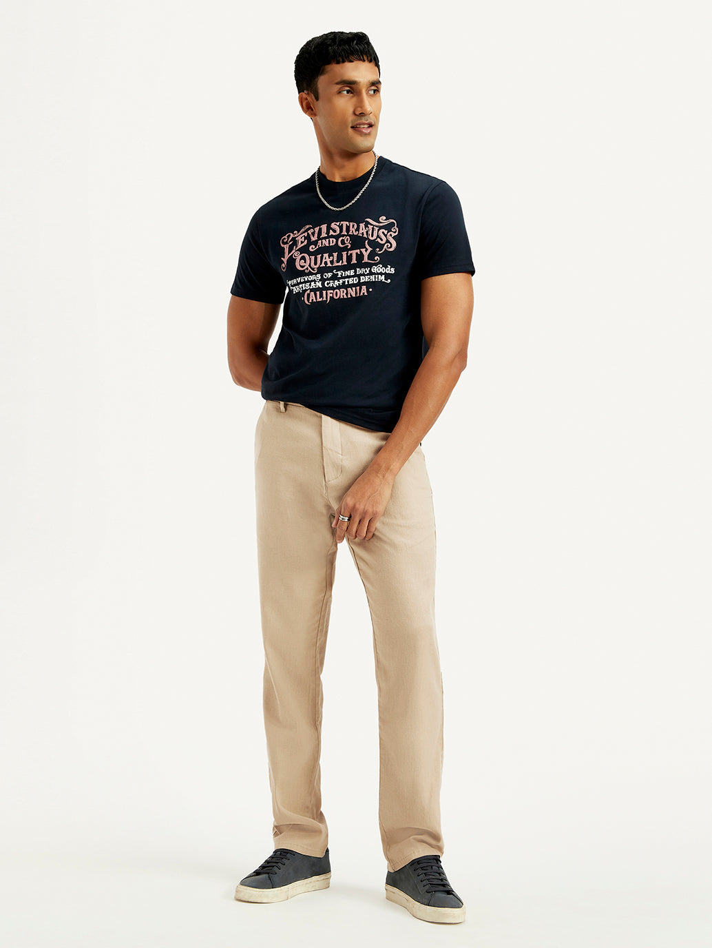 Men's Green Relaxed Straight Fit Linen Chinos - Elevated View