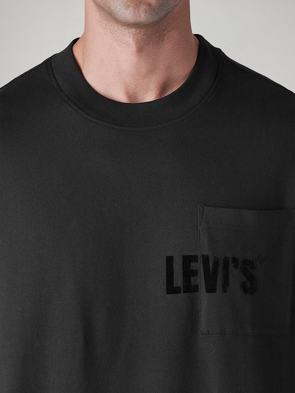 Men's Solid Loose Fit Jersey T-Shirt - Detail View