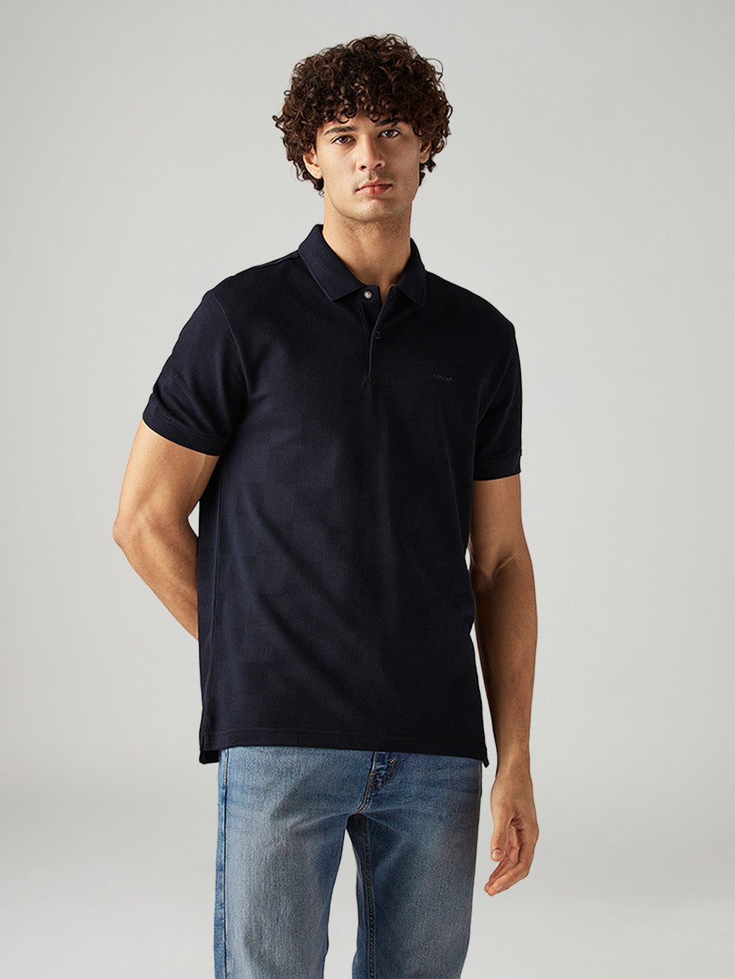 Men's Solid Slim Fit Textured T-Shirt