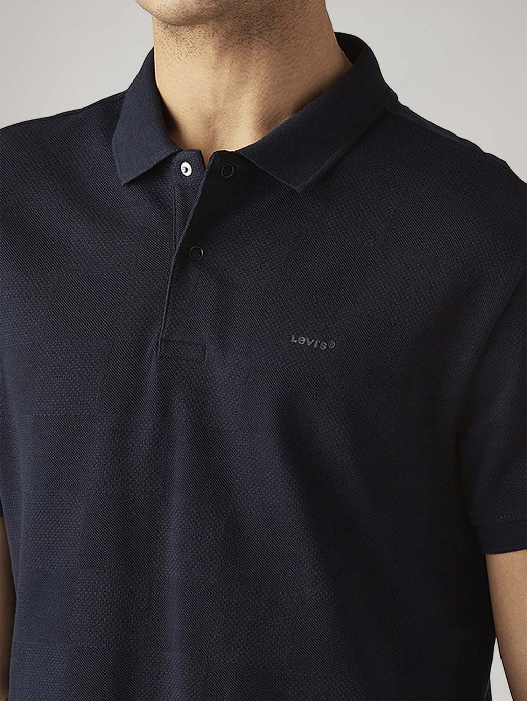 Men's Solid Slim Fit Textured T-Shirt - Detail View