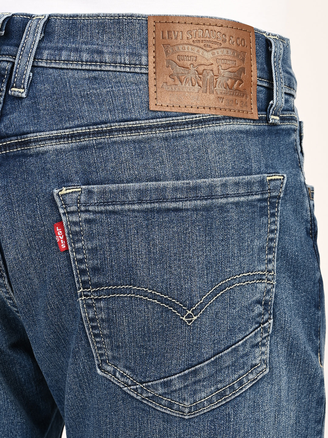 Men's 555 Blue Relaxed Straight Fit Mid Rise Jeans - detail View