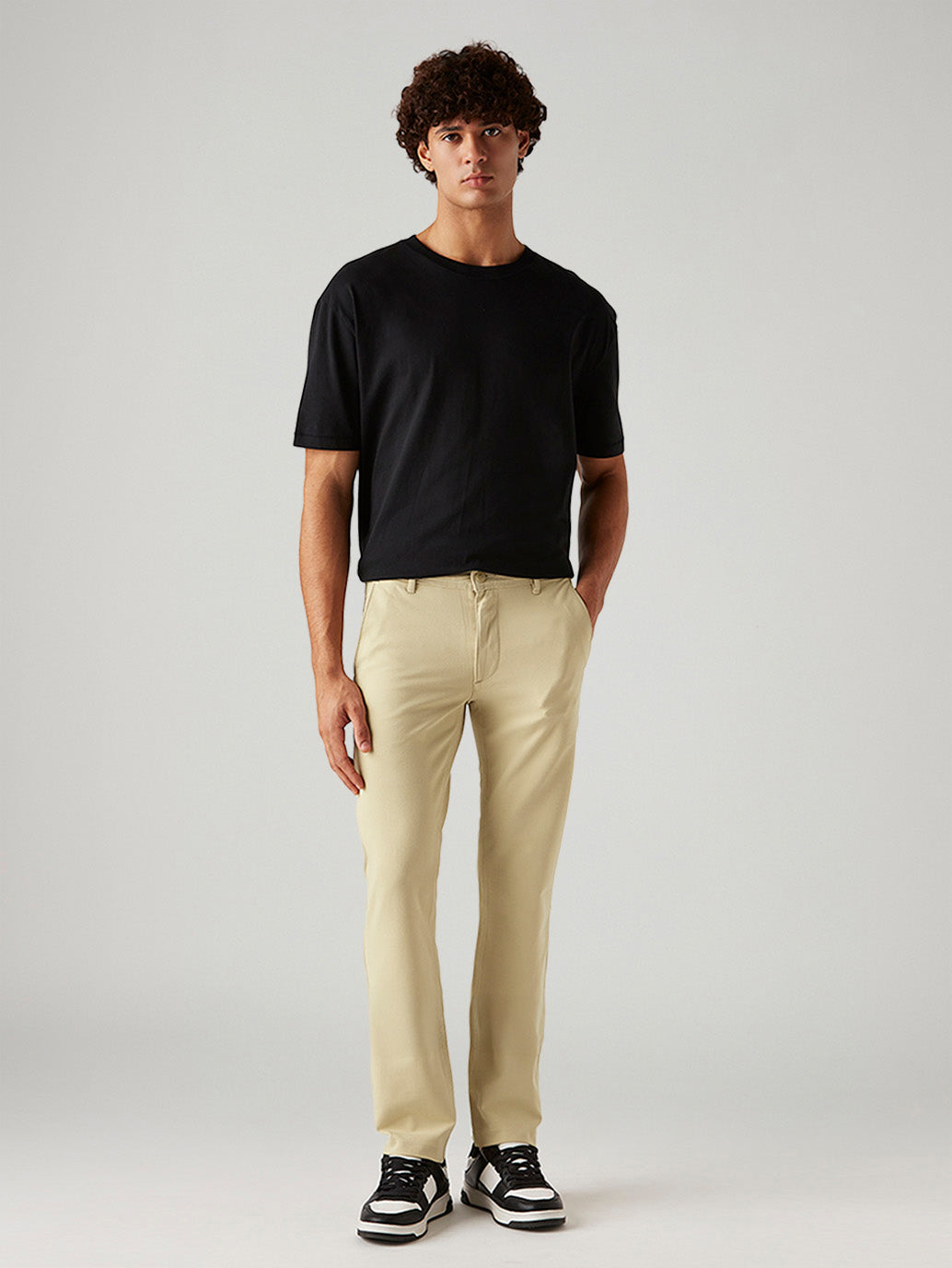 Men's 511 Beige Slim Fit Mid Rise Tech Pant