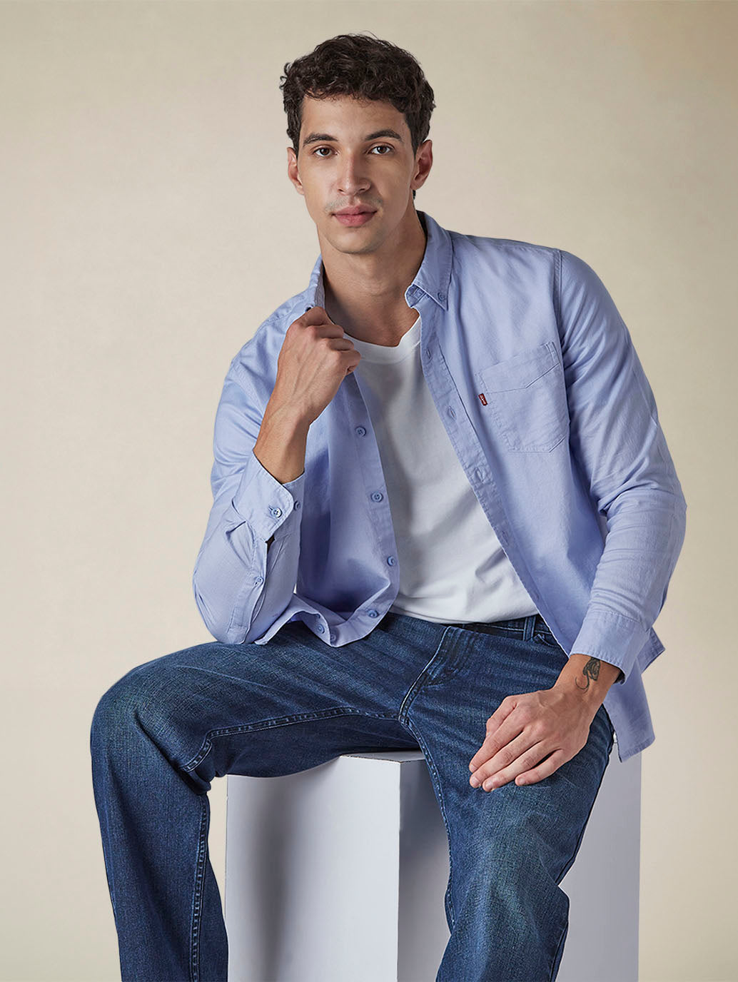 Men's Solid Button Down Collar Slim Fit Oxford Shirt - Styleshot View