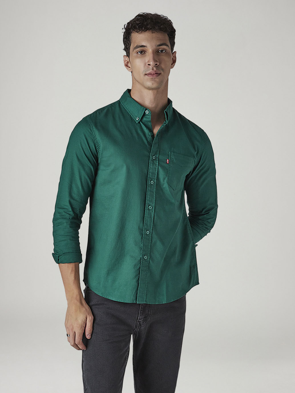 Men's Solid Button Down Collar Slim Fit Oxford Shirt