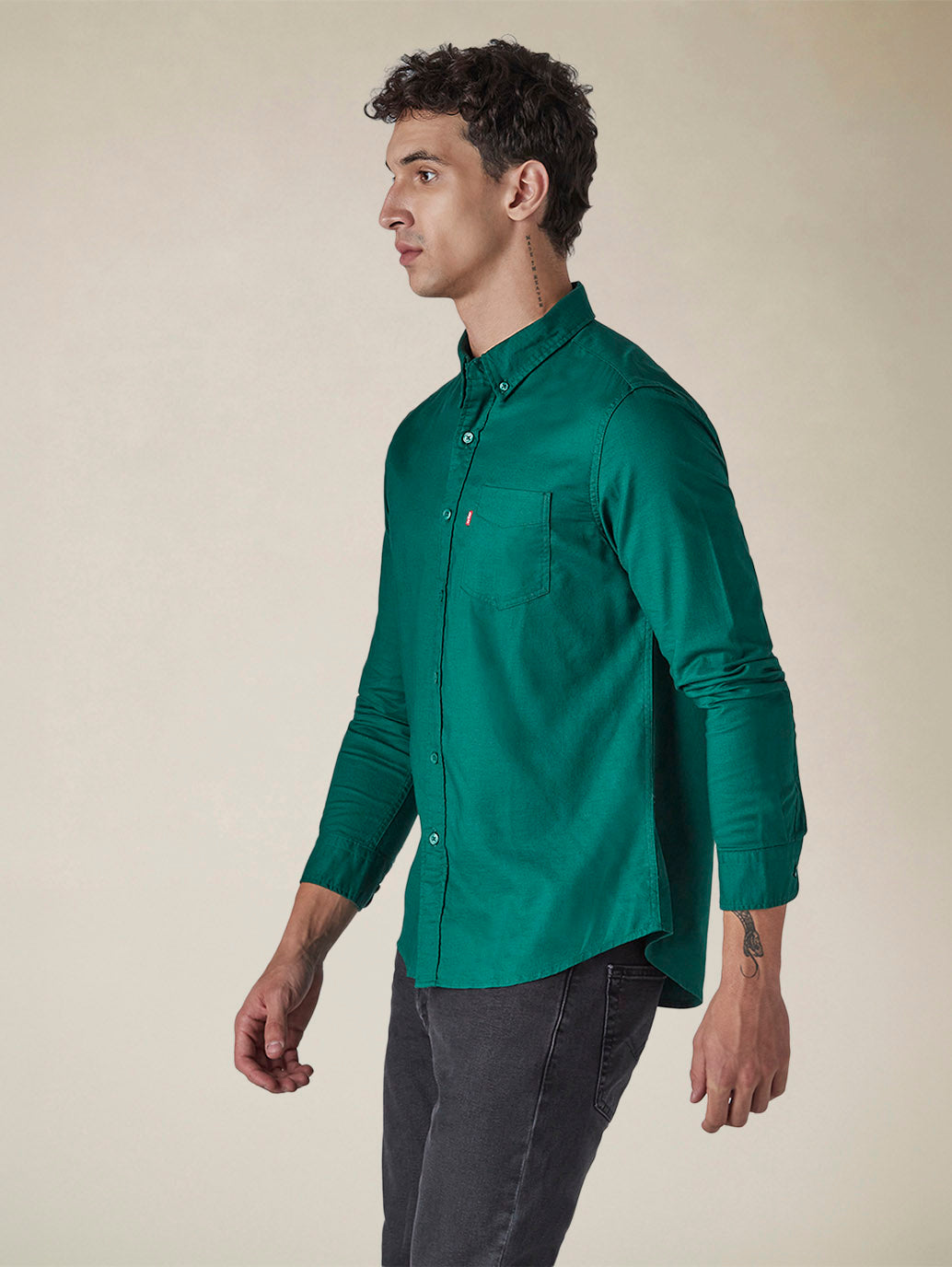 Men's Solid Button Down Collar Slim Fit Oxford Shirt - Side View