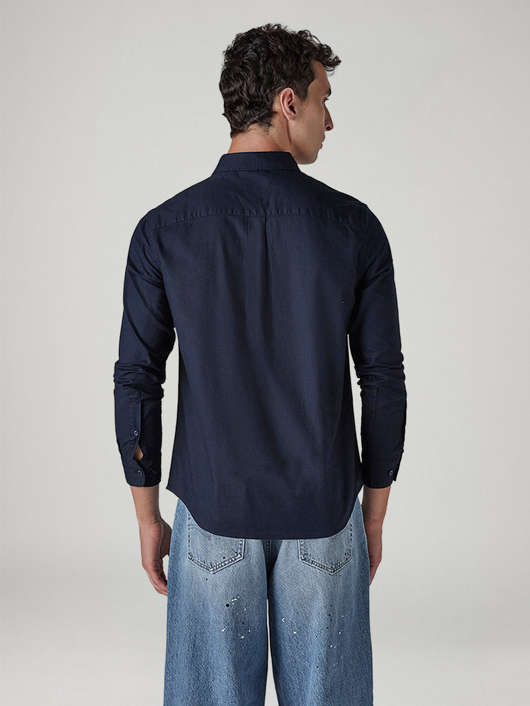 Men's Solid Button Down Collar Slim Fit Oxford Shirt - Back View