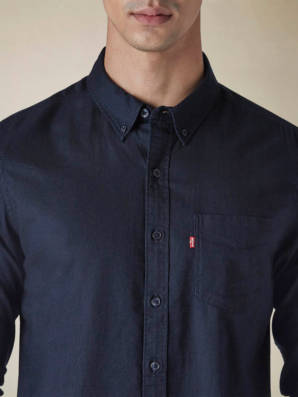Men's Solid Button Down Collar Slim Fit Oxford Shirt - detail View