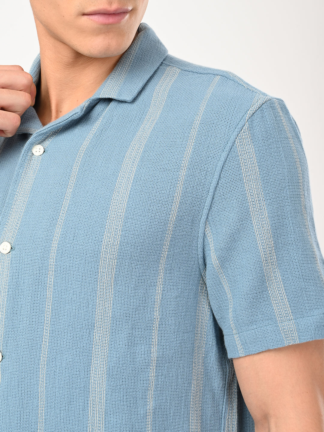 Men's Striped Slim Fit Resort Collar Shirt - detail View
