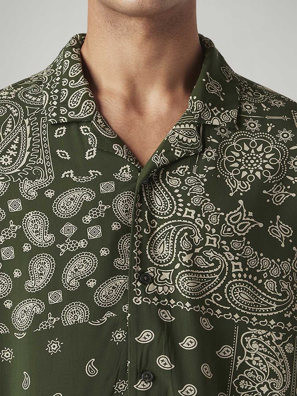 Men's Paisley Relaxed Fit Resort Collar Shirt - Detail View