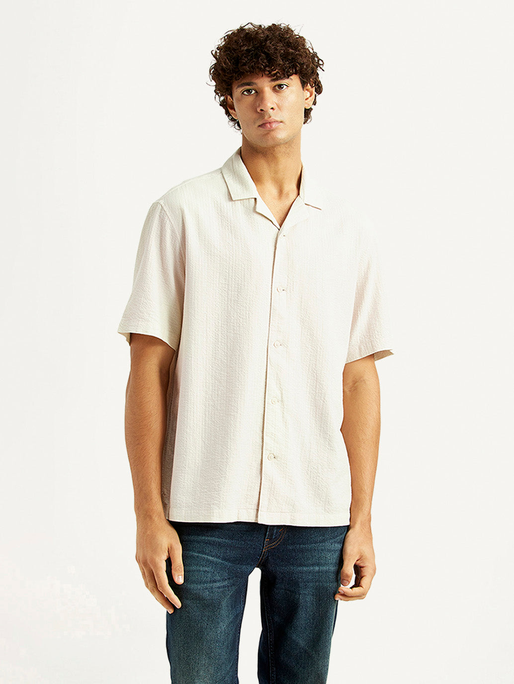 Men's Textured Off-White Relaxed Fit Camp Shirt - Front View