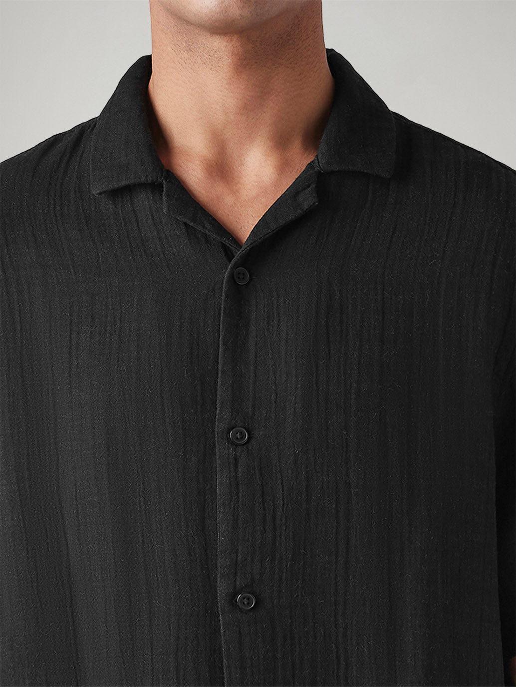 Men's Solid Relaxed Fit Resort Collar Shirt - 20 View