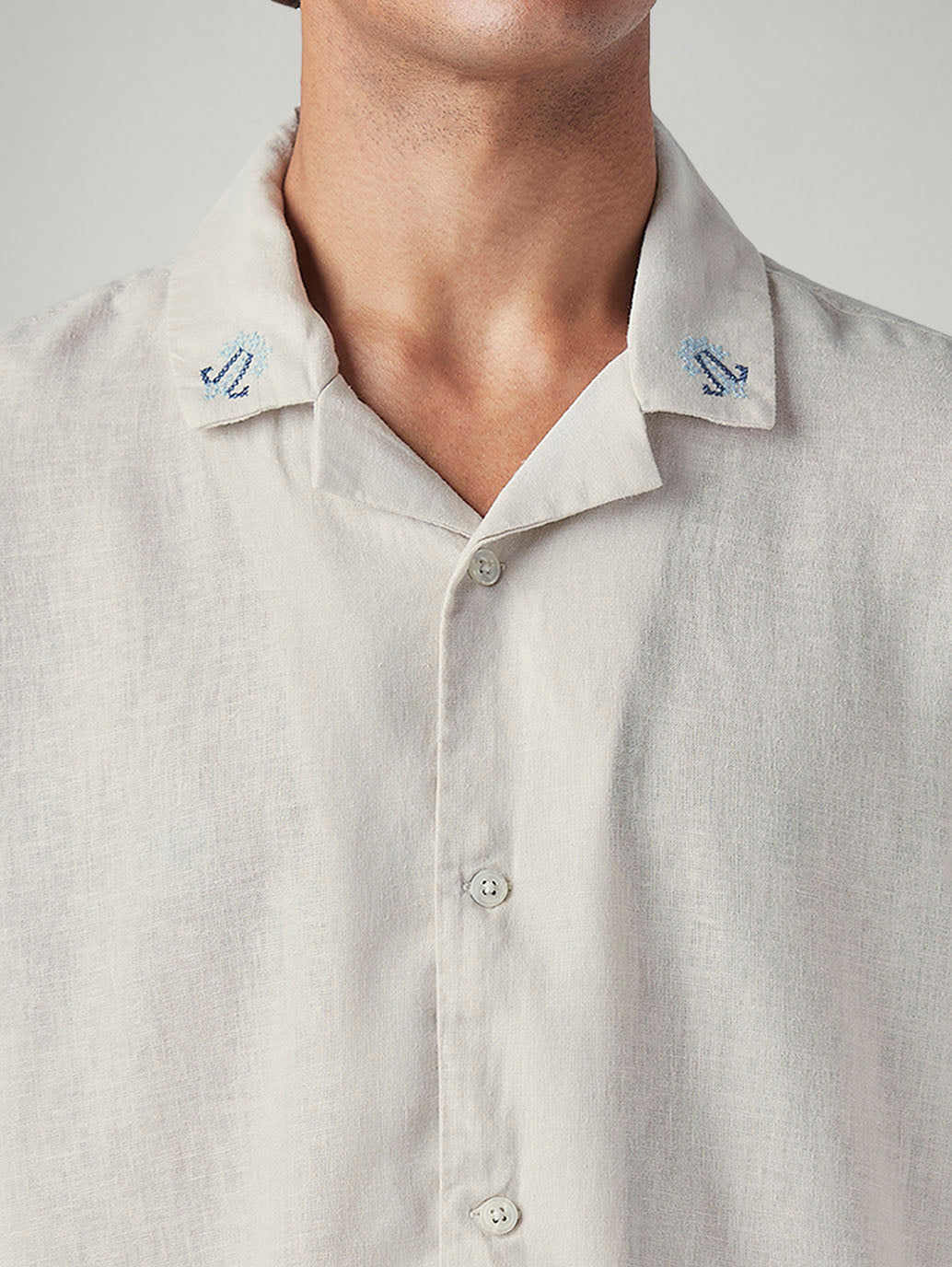 Men's Embroidered Relaxed Fit Resort Collar Linen Shirt - Detail View