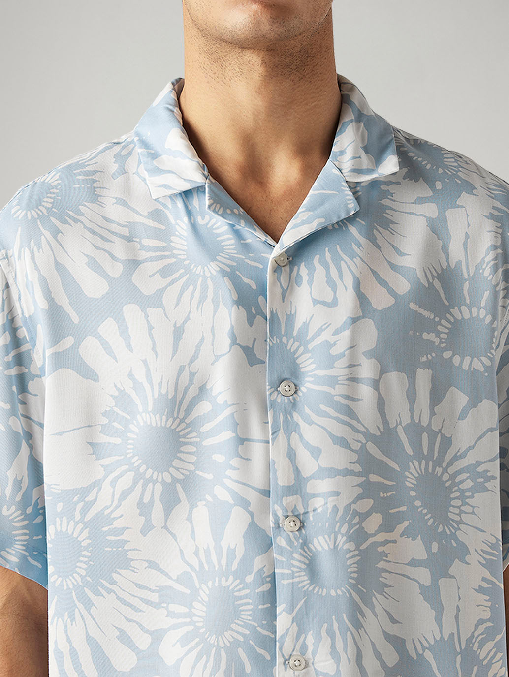 Men's Floral Relaxed Fit Resort Collar Shirt - Detail View