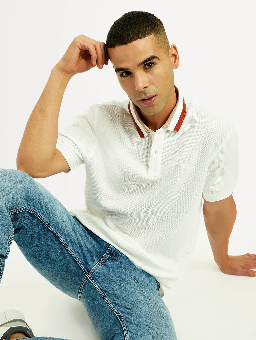 Men's Solid White Slim Fit Polo T-shirt