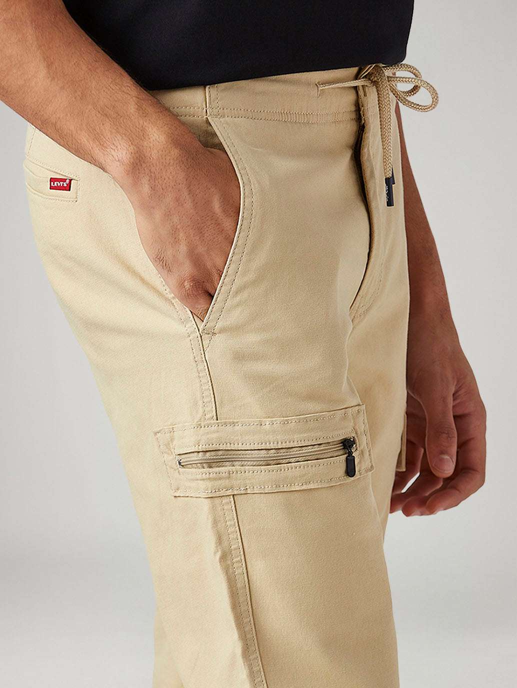 Men's 511 Khaki Slim Fit Mid Rise Commuter Cargos - Detail View