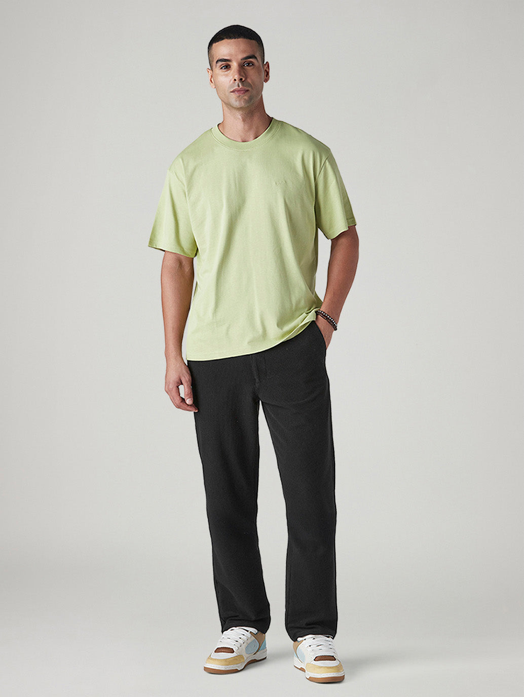 Men's Authentic Relaxed Straight Fit Mid Rise Corduroy Chinos