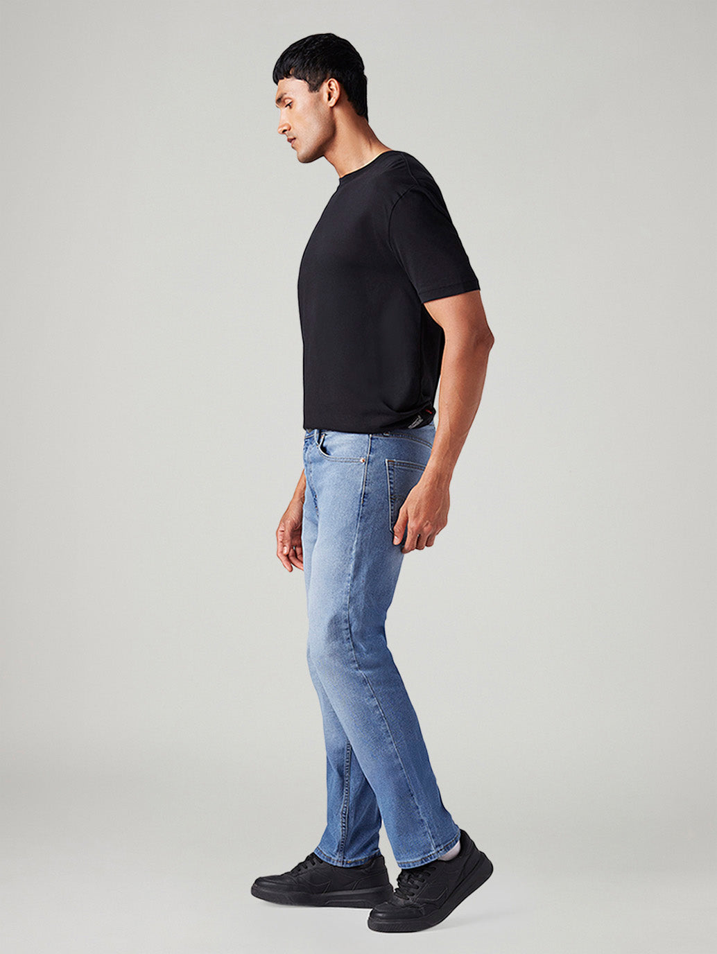 Men's 505 Light Blue Straight Fit Mid Rise Jeans - Side View