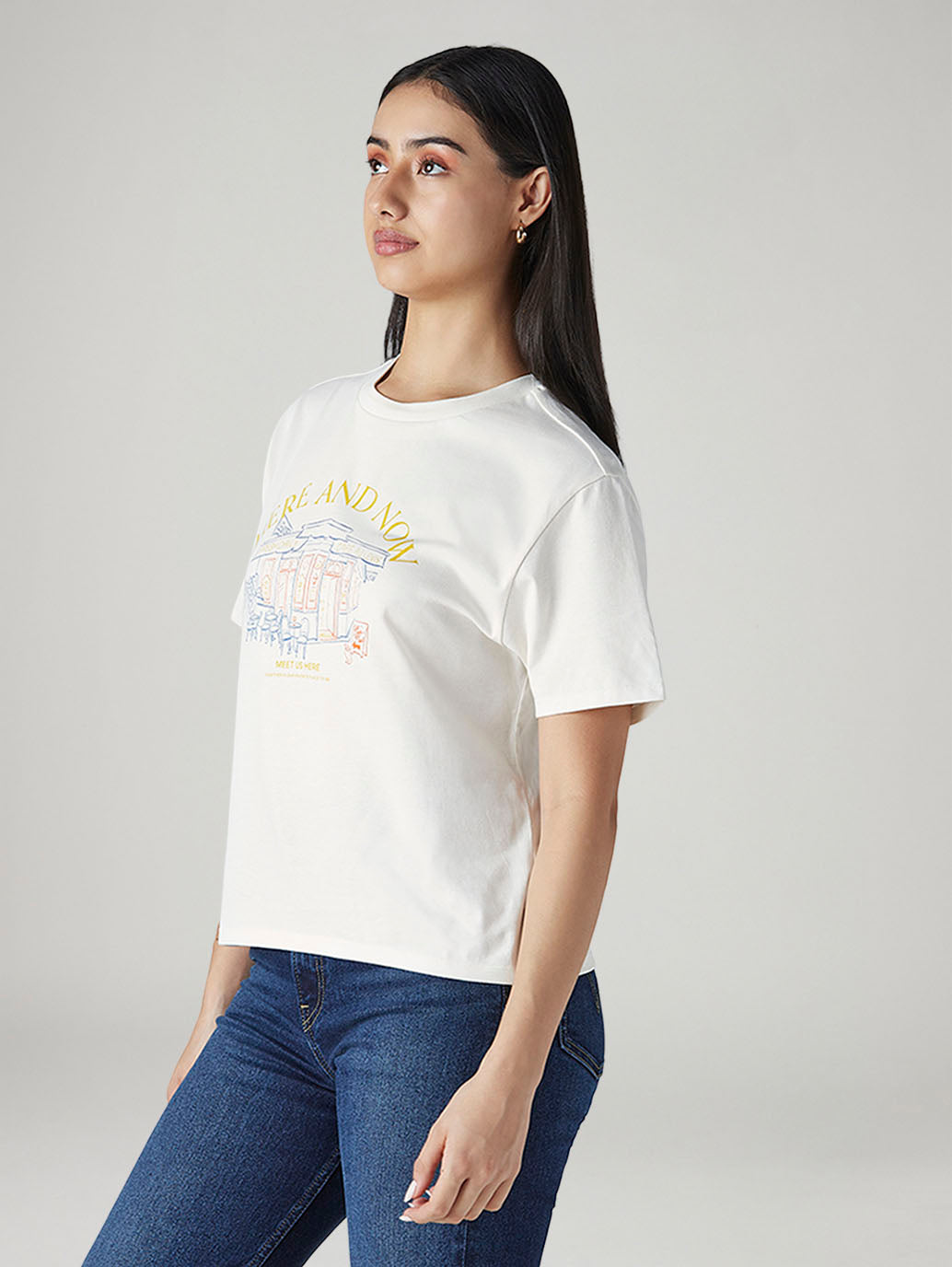Women's Graphic Print Regular Fit T-Shirt - Side View