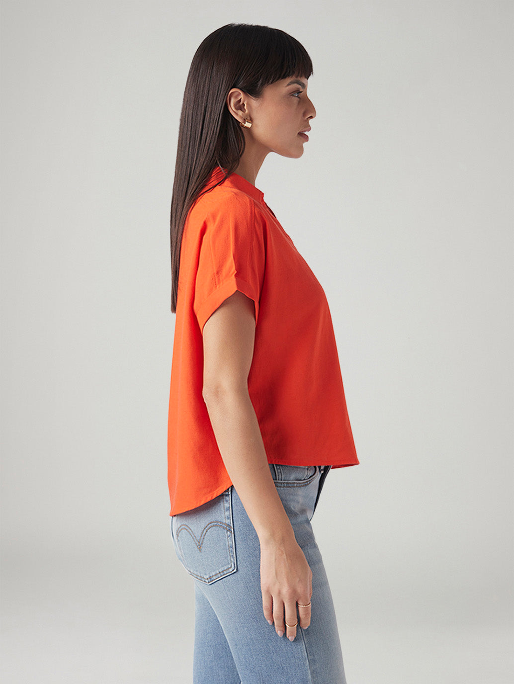 Women's Solid Relaxed Fit Linen Top - Side View