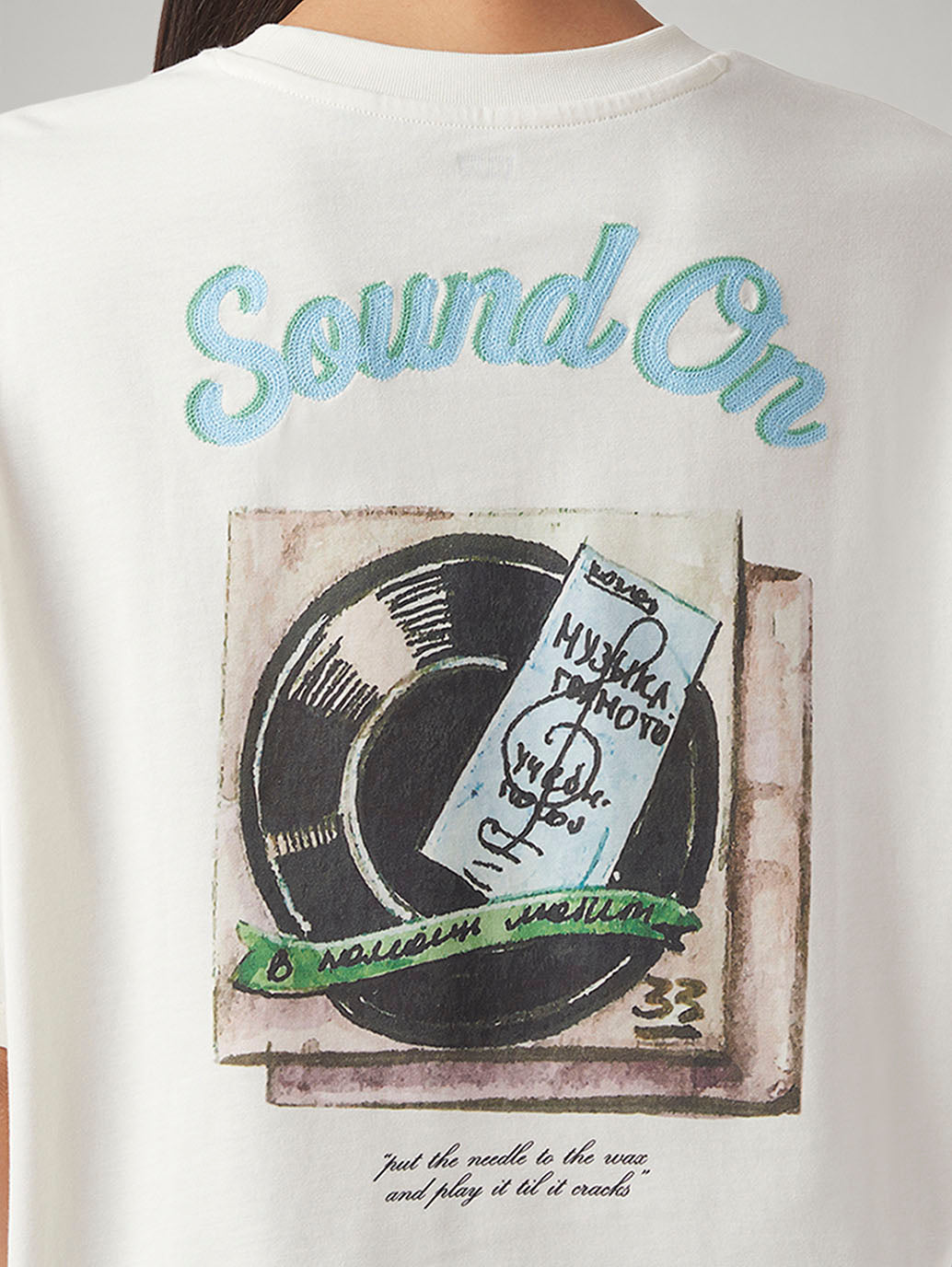 Women's Graphic Print Relaxed Fit Oversized T-Shirt - Detail View