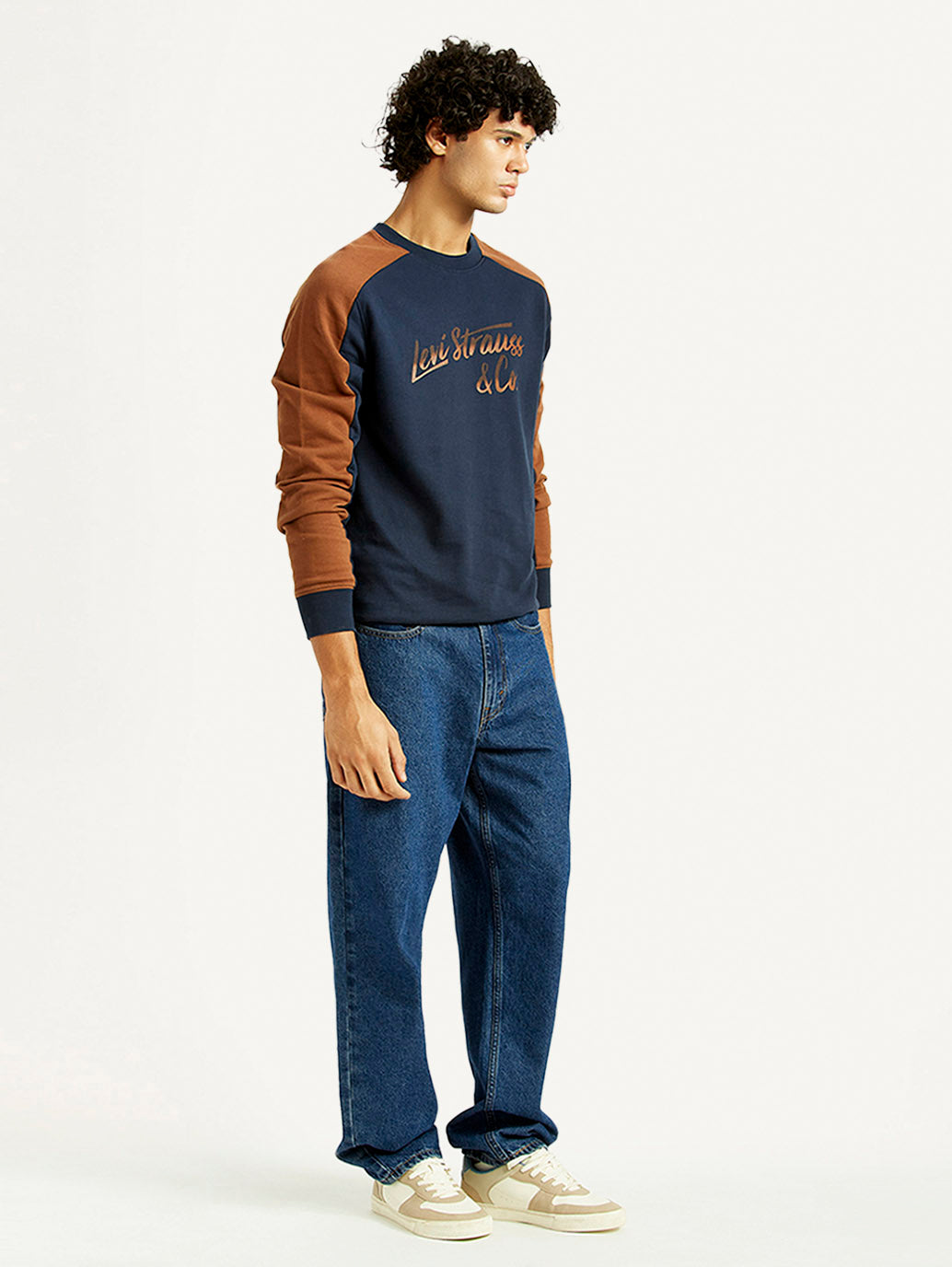Men's 568 Med Indigo Loose Fit Mid Rise Jeans - Side View