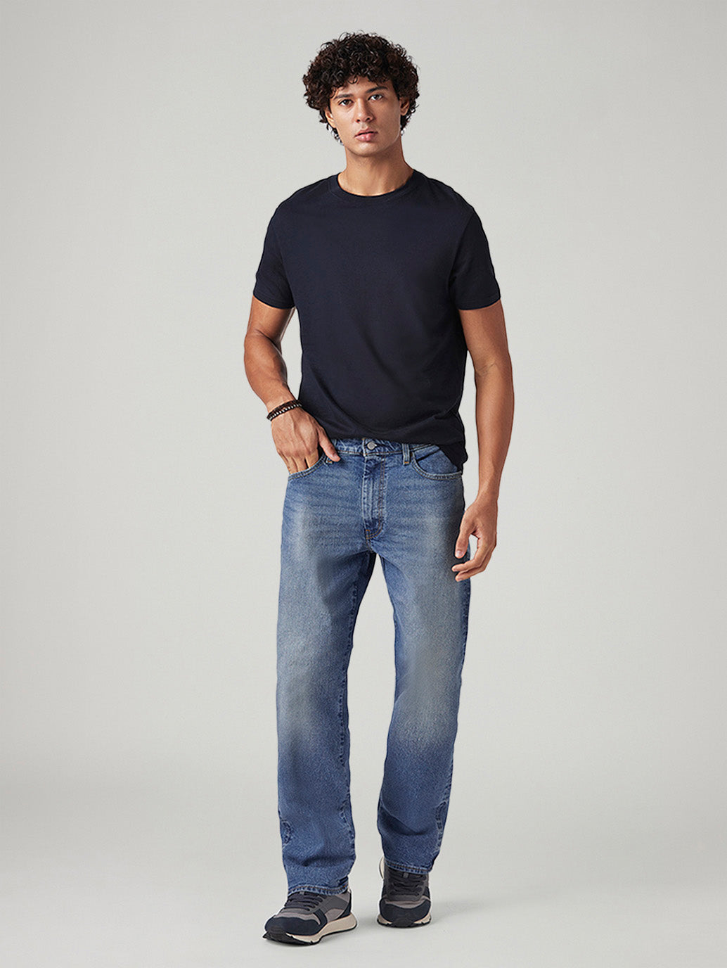 Men's 555 Blue Relaxed Straight Fit Mid Rise Commuter Jeans - Styleshot View