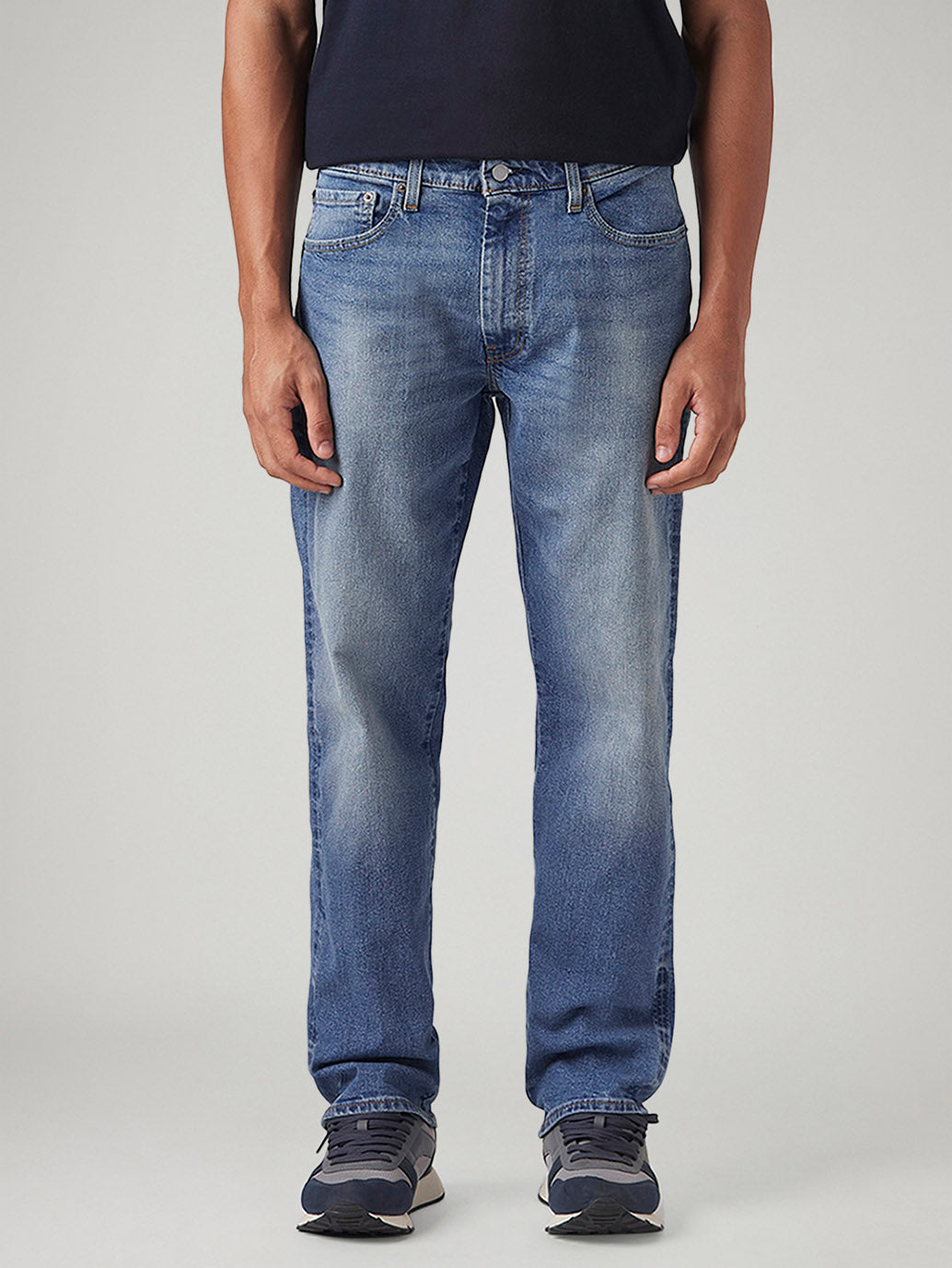 Men's 555 Blue Relaxed Straight Fit Mid Rise Commuter Jeans - Front View