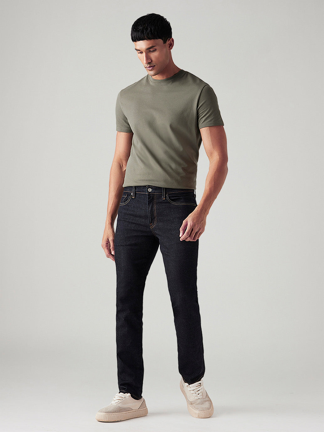 Men's 511 Black Slim Fit Mid Rise Commuter Jeans - Front View