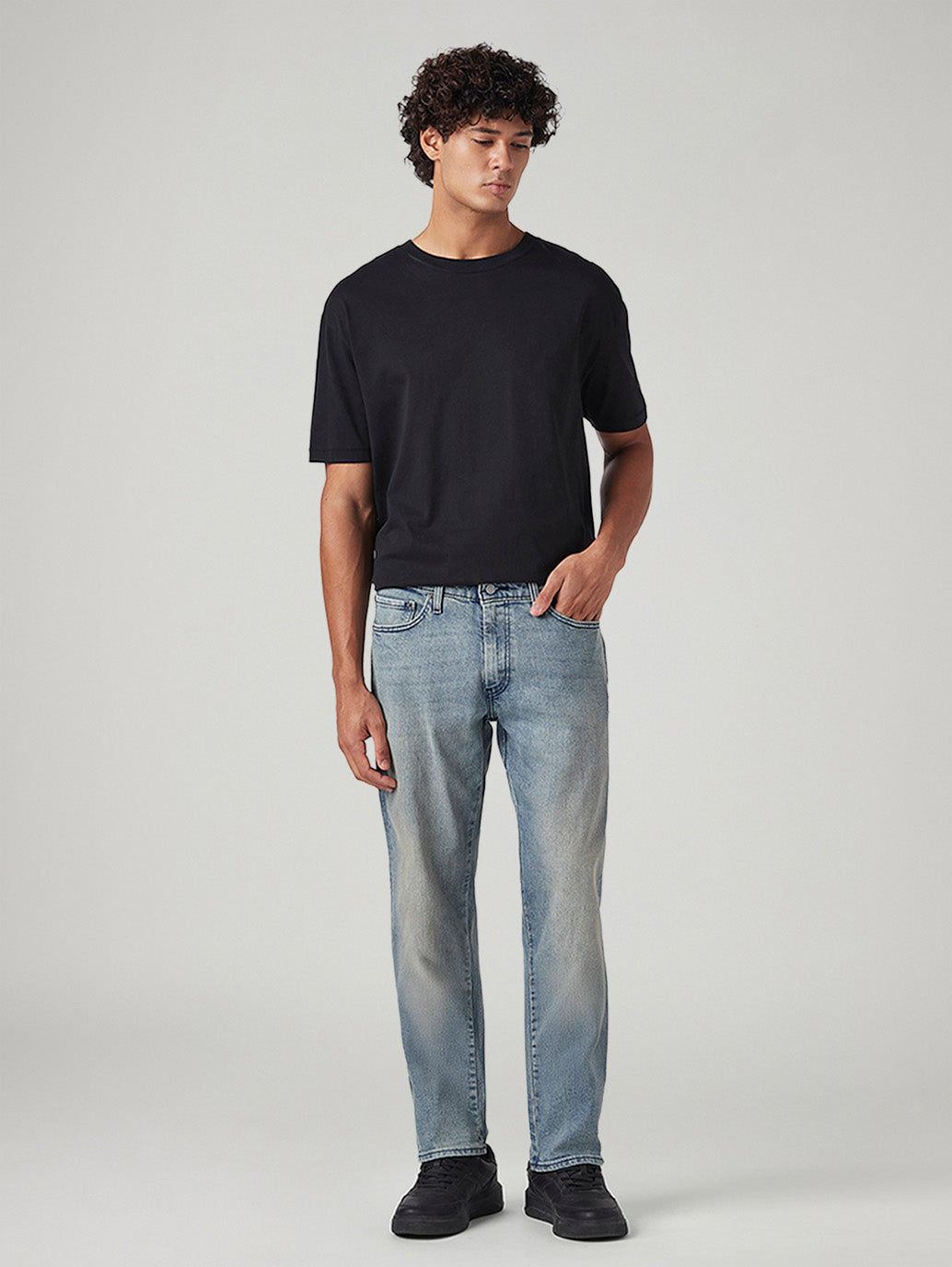 Men's 541 Med Indigo Athletic Tapered Fit Mid Rise Commuter Jeans - Front View