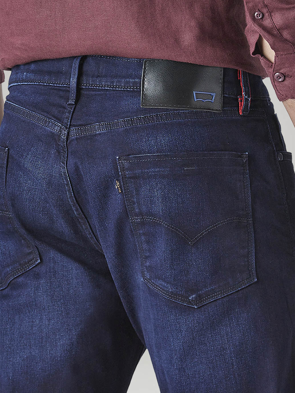 Men's 505 Dark Indigo Straight Fit Mid Rise Redloop Jeans - Detail View