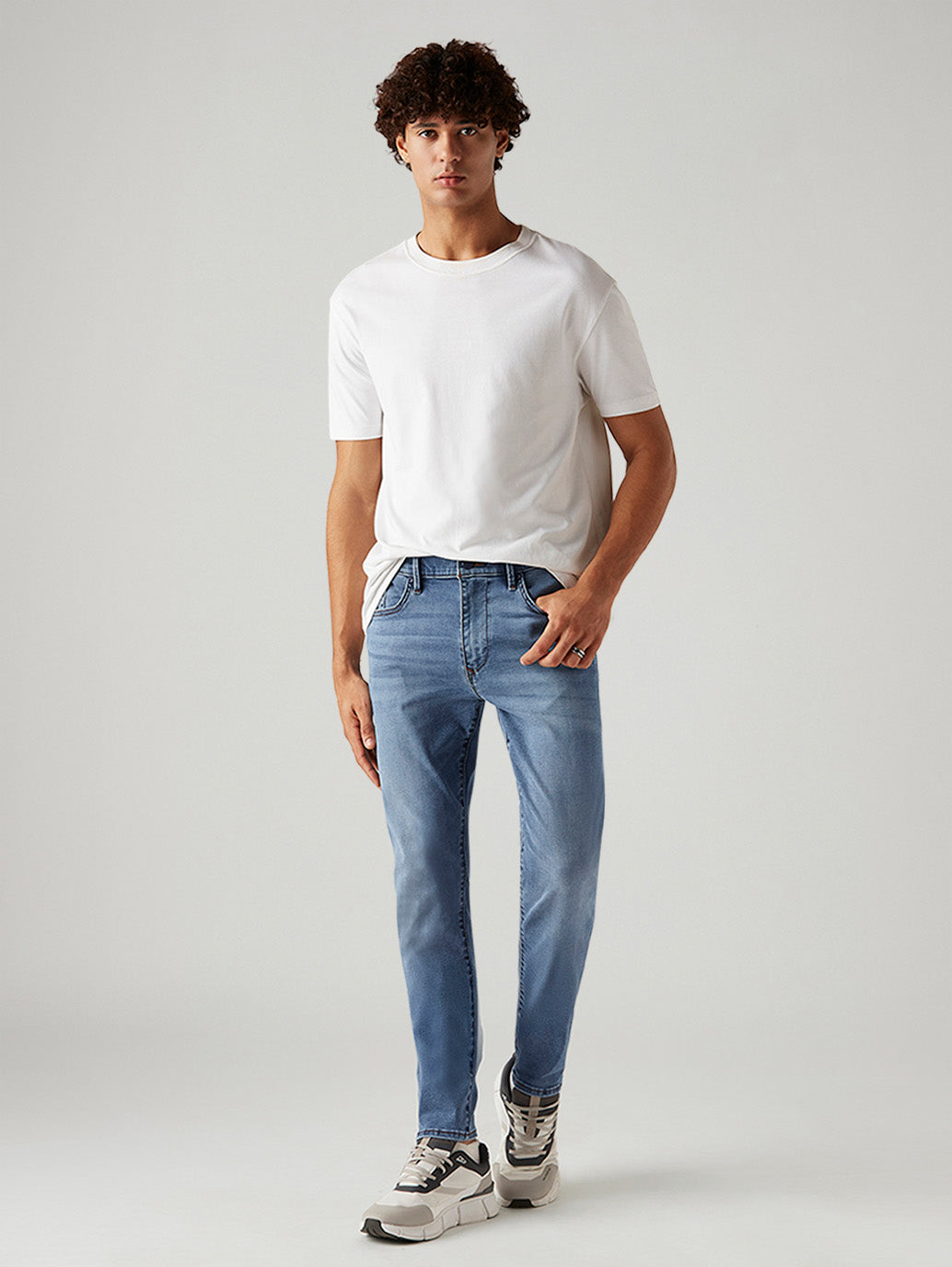 Men's 512 Light Blue Slim Tapered Fit Innovation Stretch Jeans