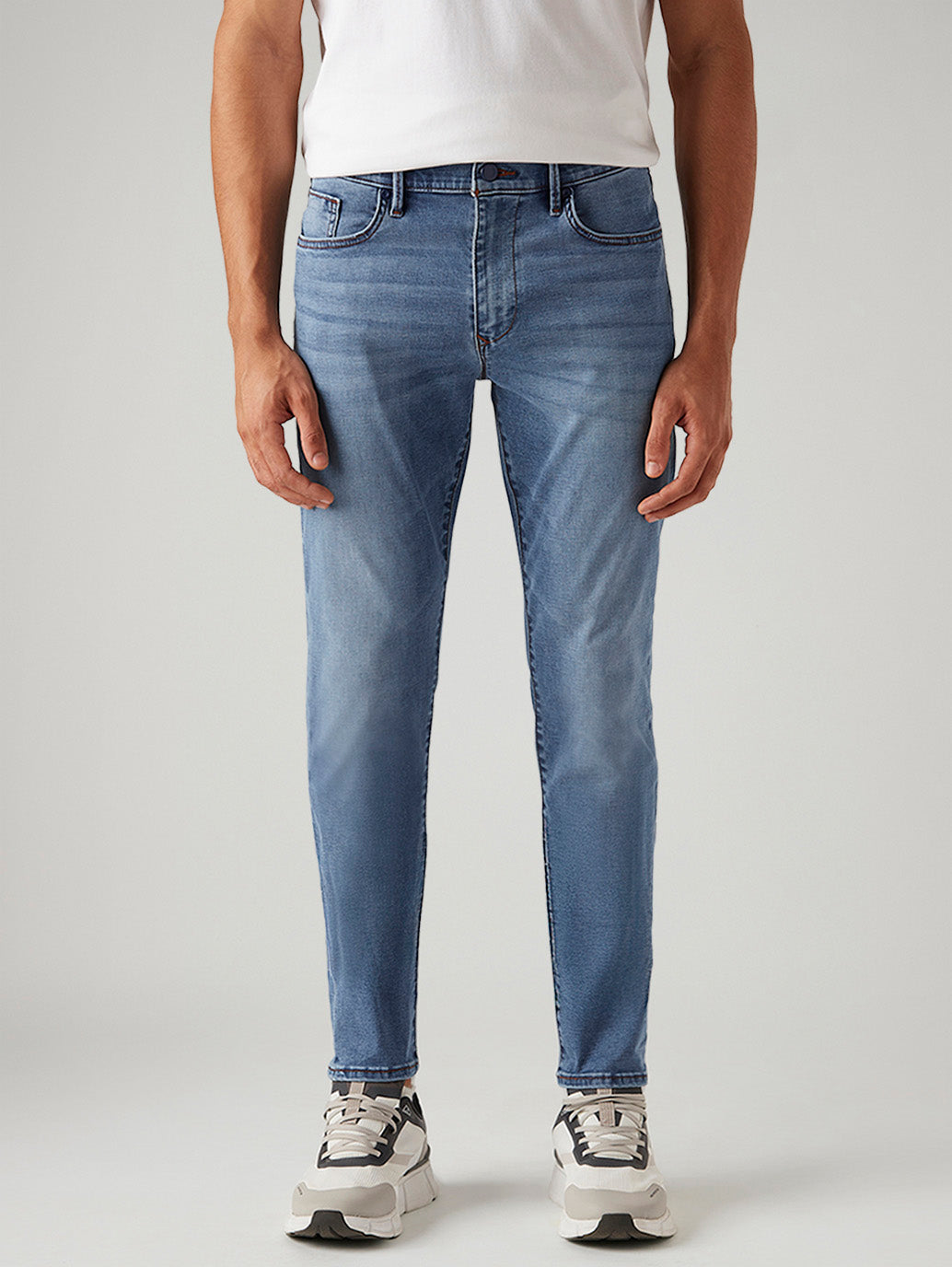 Men's 512 Light Blue Slim Tapered Fit Innovation Stretch Jeans - Front View