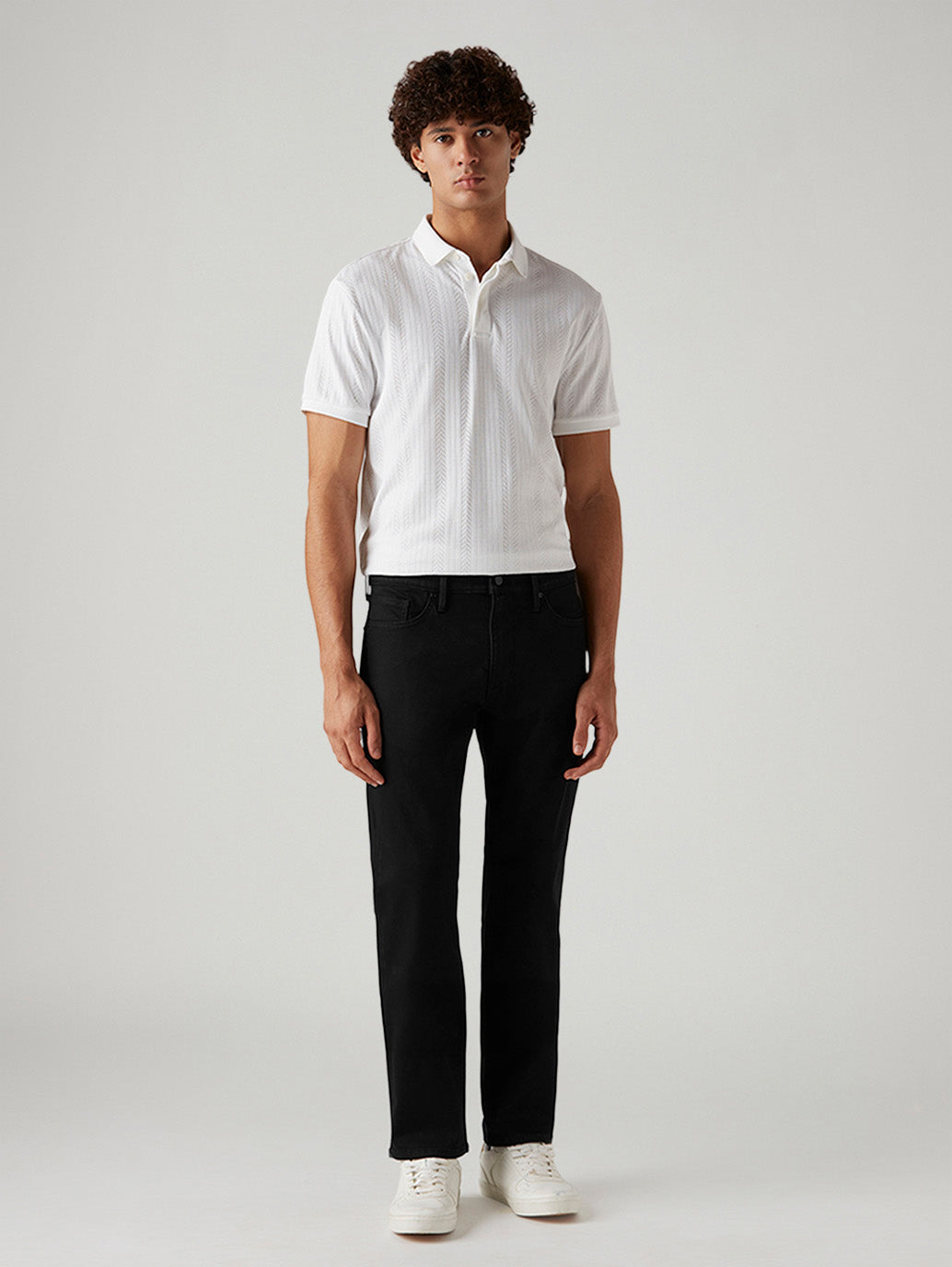 Men's 541 Black Tapered Fit Innovation Stretch Jeans - Front View