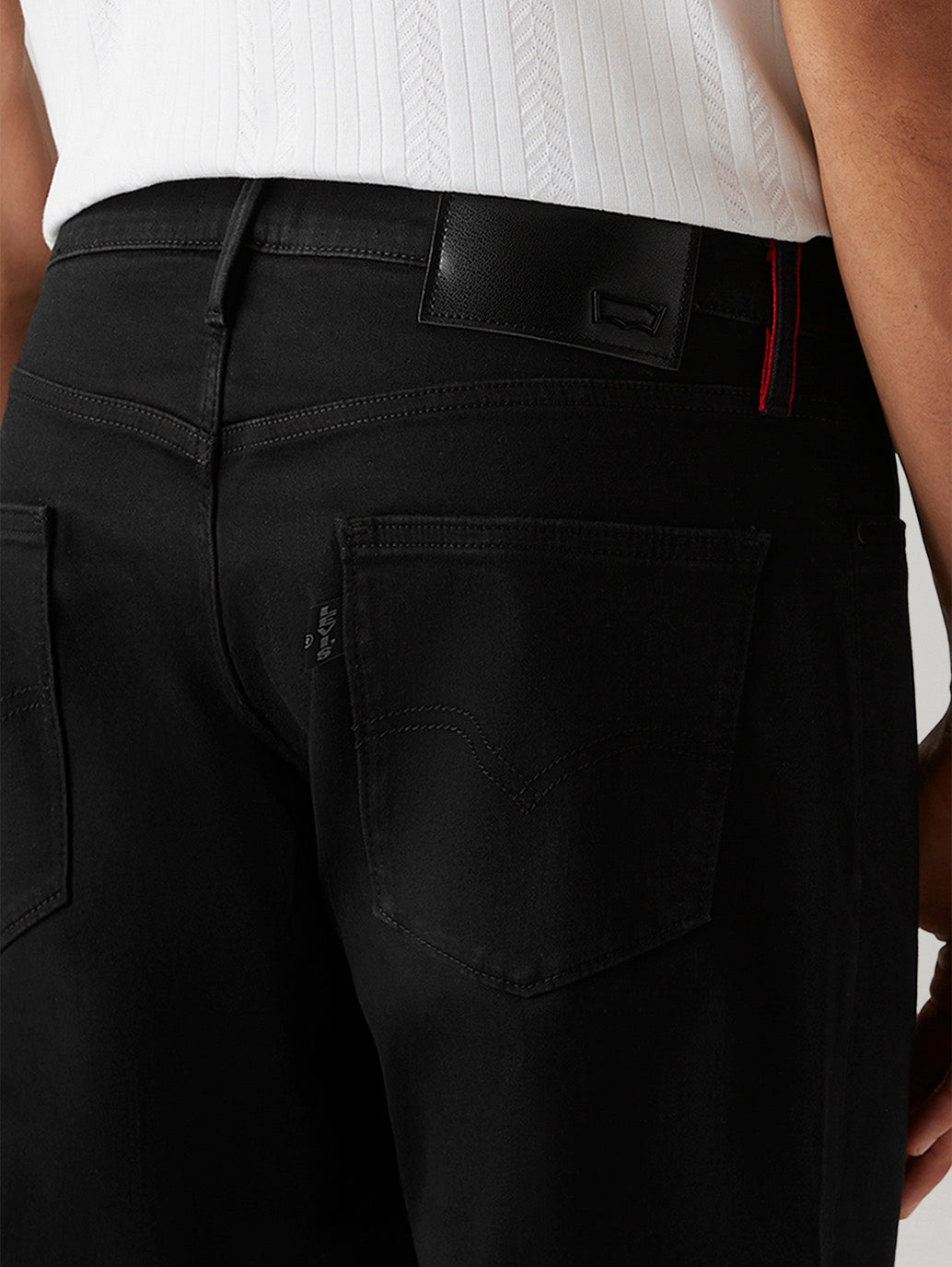 Men's 541 Black Tapered Fit Innovation Stretch Jeans - Detail View