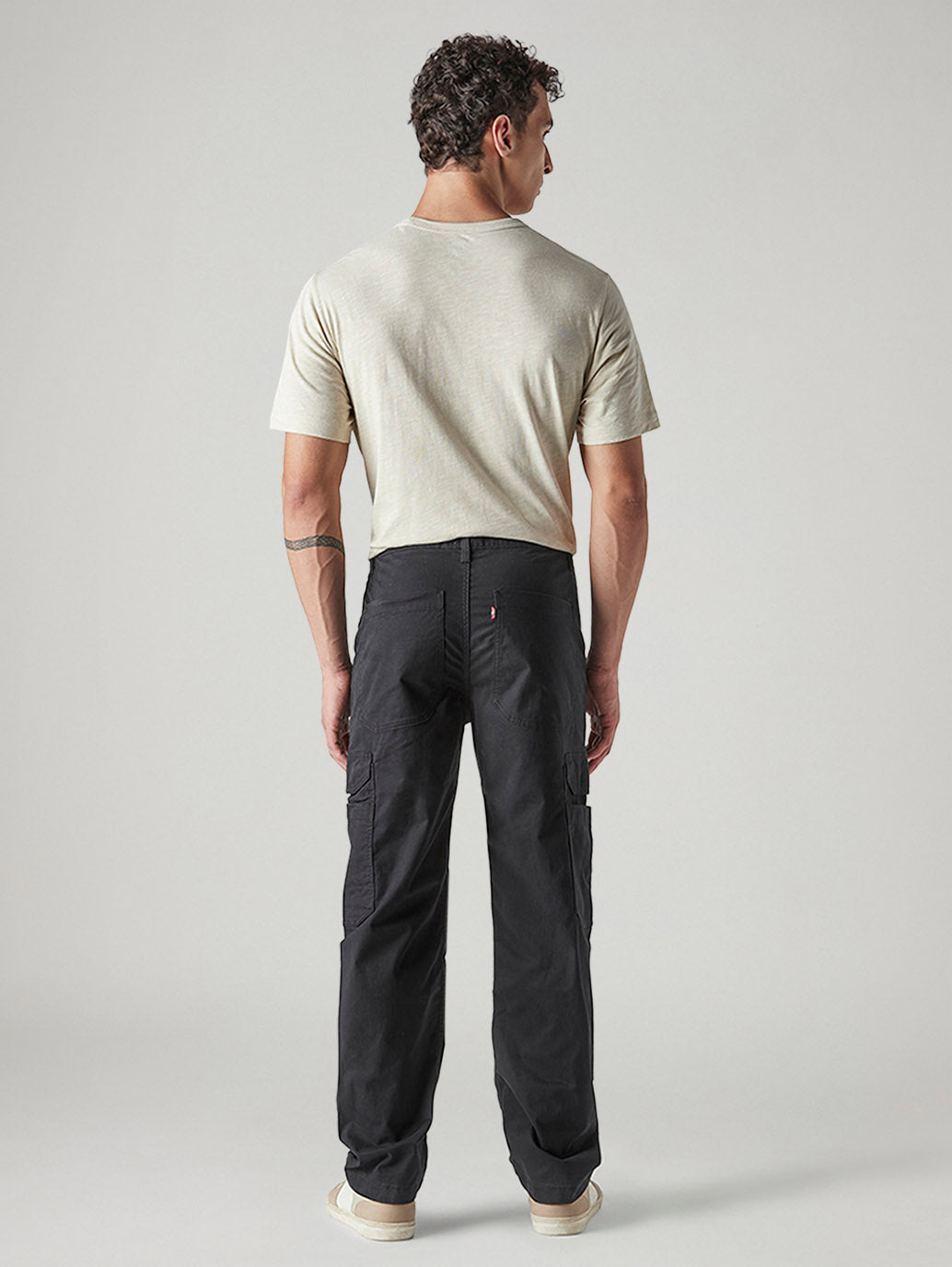 Men's Black Straight Fit Mid Rise Cargos - Back View