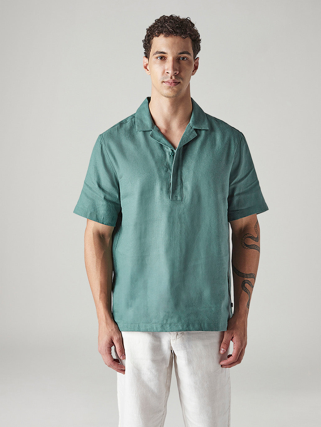 Men's Solid Loose Fit Resort Collar Redloop Shirt - Front View