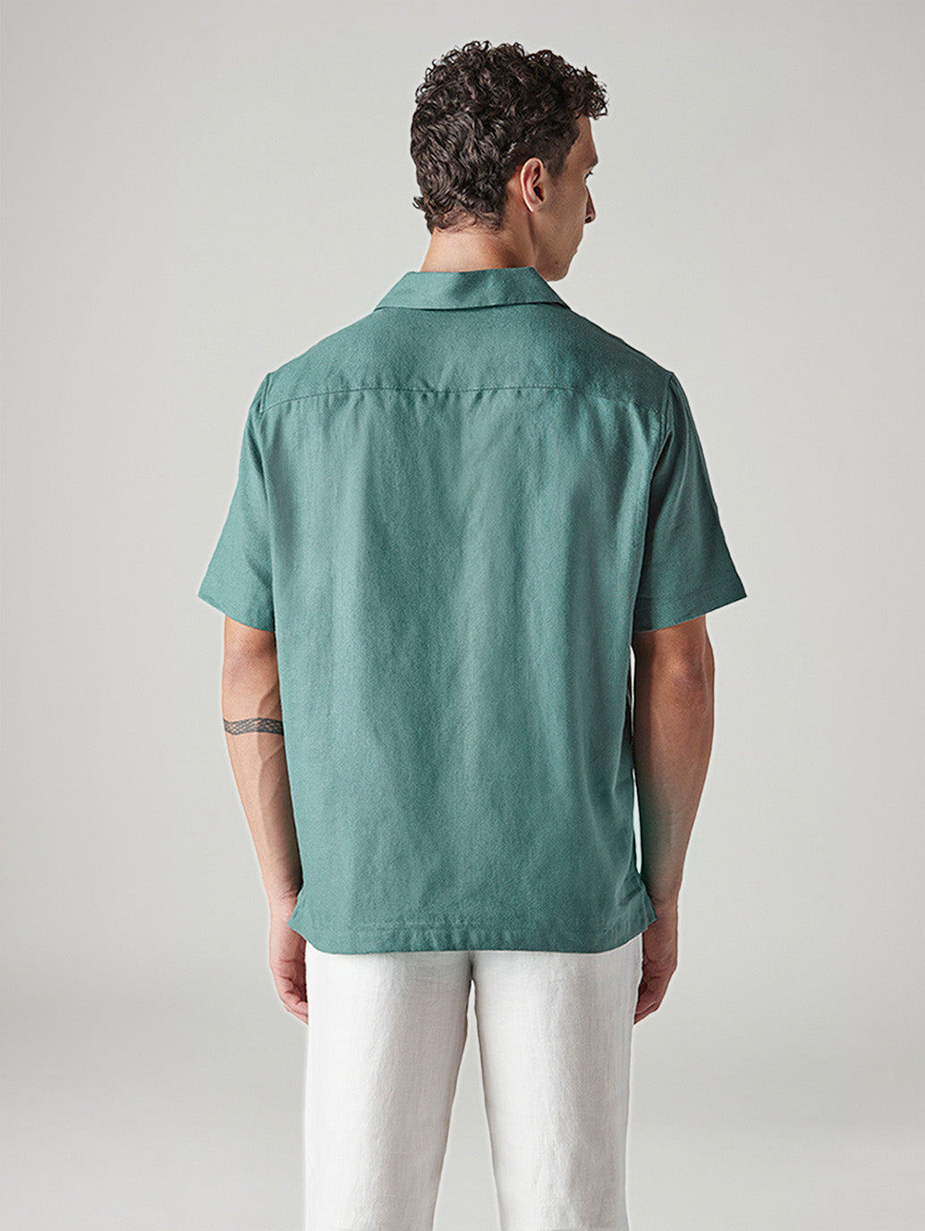Men's Solid Loose Fit Resort Collar Redloop Shirt - Back View