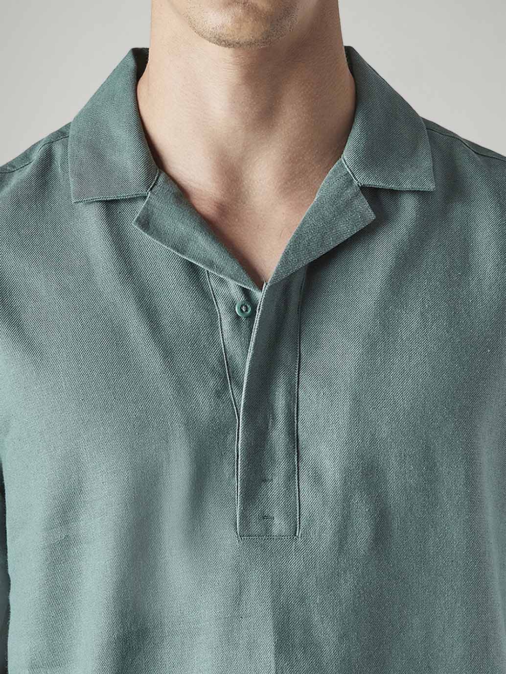 Men's Solid Loose Fit Resort Collar Redloop Shirt - Detail View