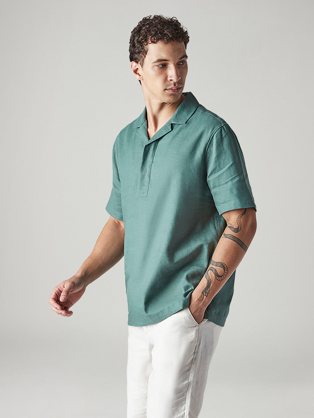 Men's Solid Loose Fit Resort Collar Redloop Shirt - Side View