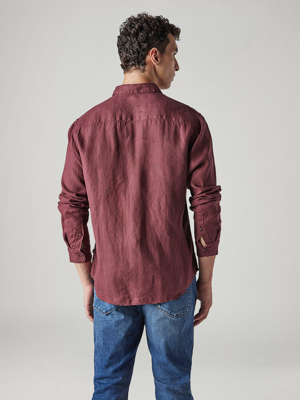 Men's Solid Slim Fit Linen Redloop Shirt - Back View