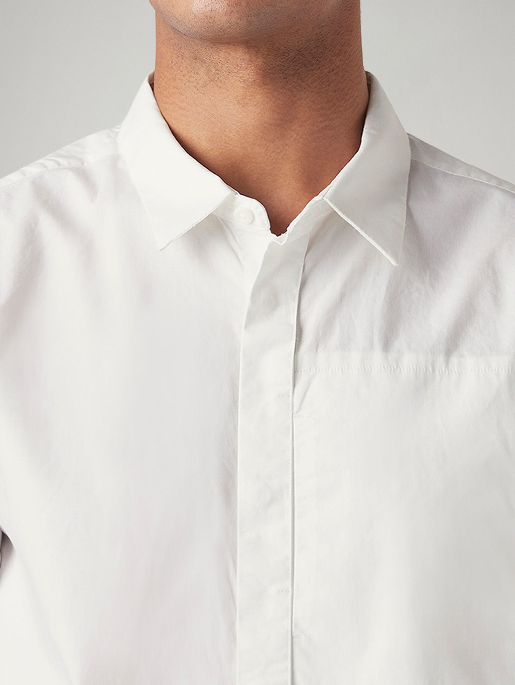 Men's Solid Slim Fit Shirt - Detail View