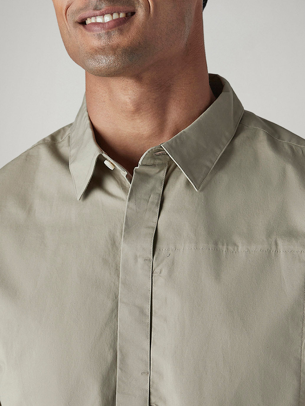 Men's Redloop Solid Slim Fit Poplin Shirt - 20 View